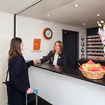 Hotel apartamentowy Adagio Access La Defense - Place Charras 3*