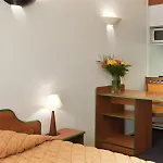 Hotel apartamentowy Adagio Access La Defense - Place Charras 3*