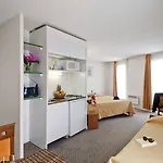 Adagio Access La Defense - Place Charras Hotel apartamentowy