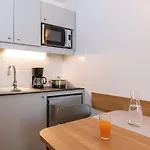 Hotel apartamentowy Adagio Access La Defense - Place Charras