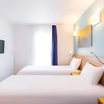 Hotel apartamentowy Adagio Access La Defense - Place Charras 3*
