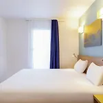 Adagio Access La Defense - Place Charras Hotel apartamentowy