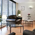 Hotel apartamentowy Adagio Access La Defense - Place Charras Courbevoie