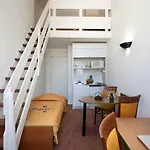Hotel apartamentowy Adagio Access La Defense - Place Charras