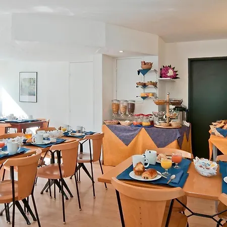 Aparthotel Adagio Access La Defense - Place Charras Courbevoie