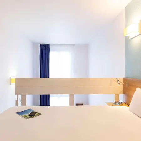 Adagio Access La Defense - Place Charras 3* Courbevoie