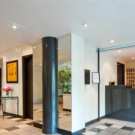 Adagio Access La Defense - Place Charras Aparthotel Courbevoie
