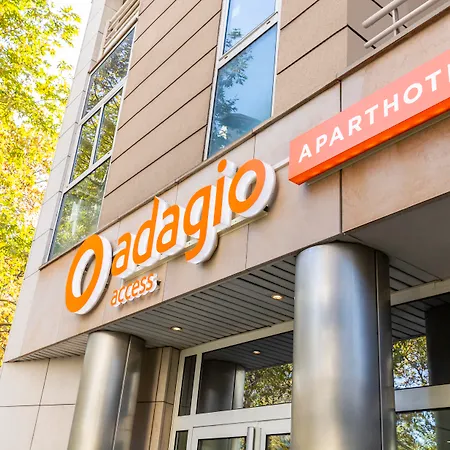 Adagio Access La Defense - Place Charras Aparthotel 3*