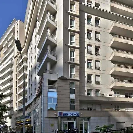 Adagio Access La Defense - Place Charras Aparthotel