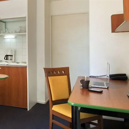 Aparthotel Adagio Access La Defense - Place Charras Courbevoie