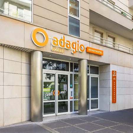 Adagio Access La Defense - Place Charras 3*