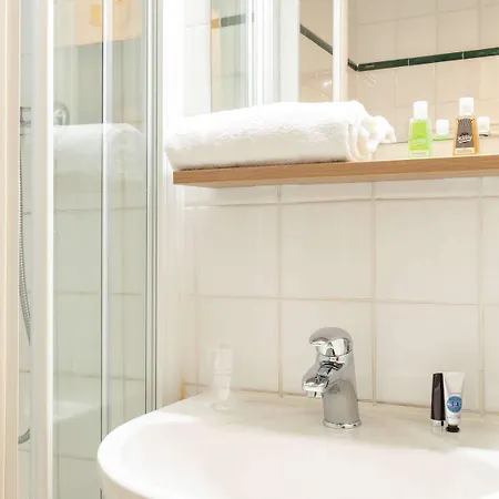 Aparthotel Adagio Access La Defense - Place Charras 3*
