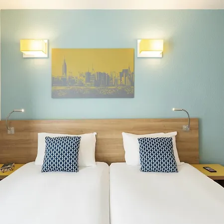Adagio Access La Defense - Place Charras Aparthotel Courbevoie
