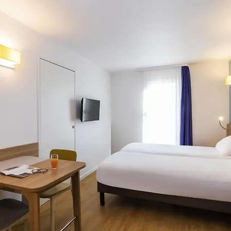Adagio Access La Defense - Place Charras Aparthotel Courbevoie