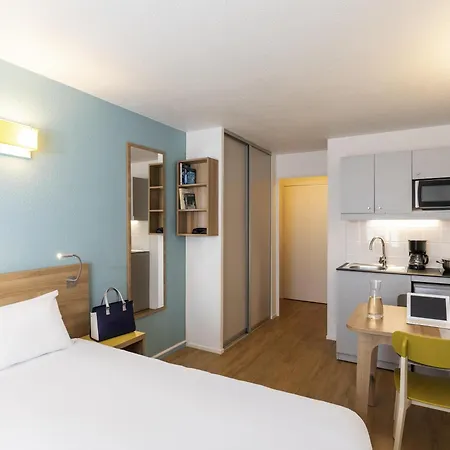 Adagio Access La Defense - Place Charras 3*