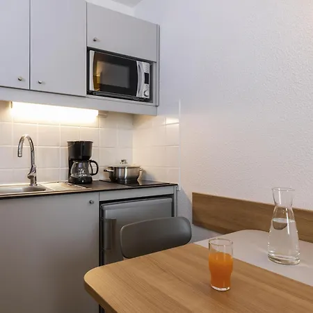 Adagio Access La Defense - Place Charras 3*