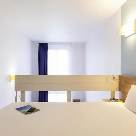 Adagio Access La Defense - Place Charras 3* Courbevoie