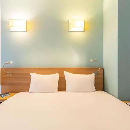 Adagio Access La Defense - Place Charras Aparthotel Courbevoie