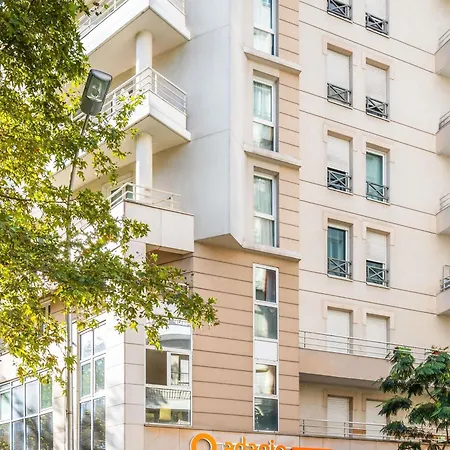 Adagio Access La Defense - Place Charras 3*