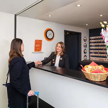 Adagio Access La Defense - Place Charras 3*