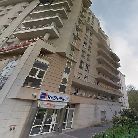 Adagio Access La Defense - Place Charras 3* Courbevoie