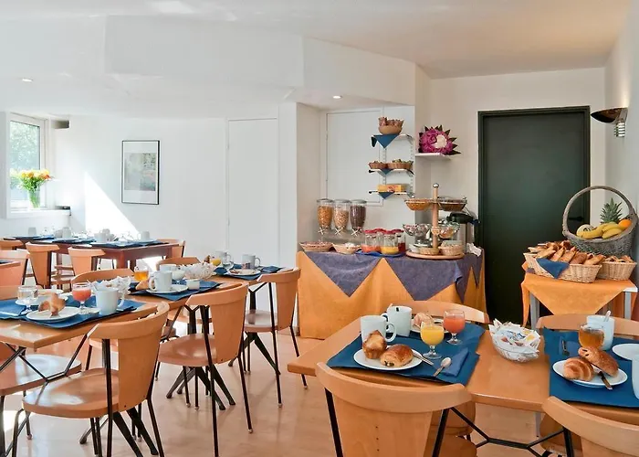 Aparthotel Adagio Access La Defense - Place Charras Courbevoie