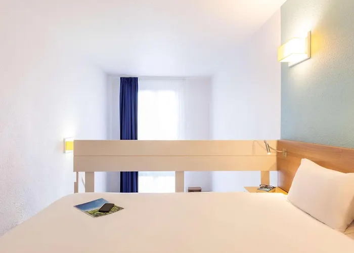 Adagio Access La Defense - Place Charras 3* Courbevoie