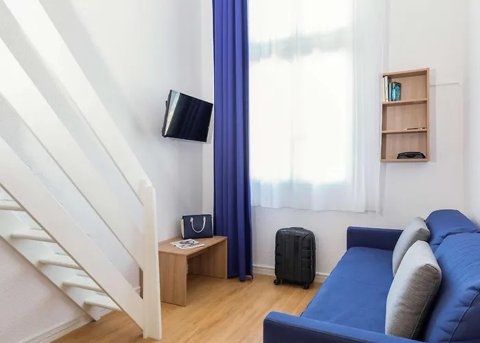 Adagio Access La Defense - Place Charras 3*