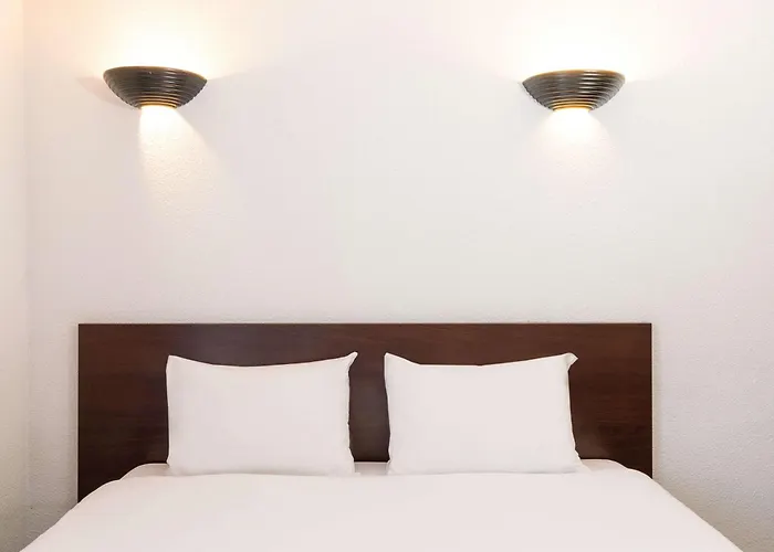 Adagio Access La Defense - Place Charras 3*