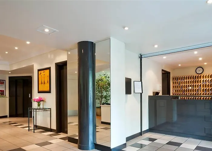 Adagio Access La Defense - Place Charras Aparthotel Courbevoie
