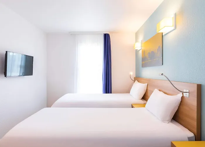 Aparthotel Adagio Access La Defense - Place Charras 3*