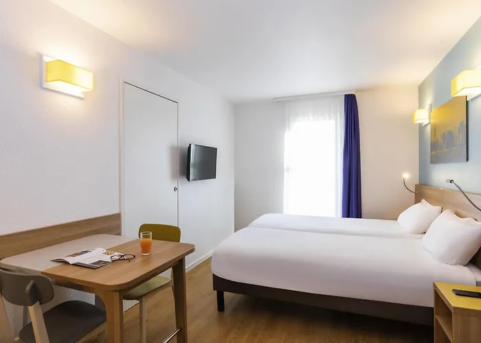 Adagio Access La Defense - Place Charras Aparthotel Courbevoie