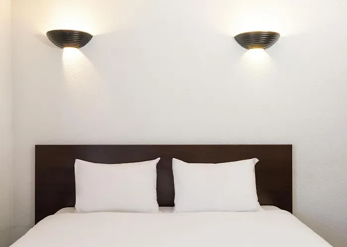 Adagio Access La Defense - Place Charras 3*