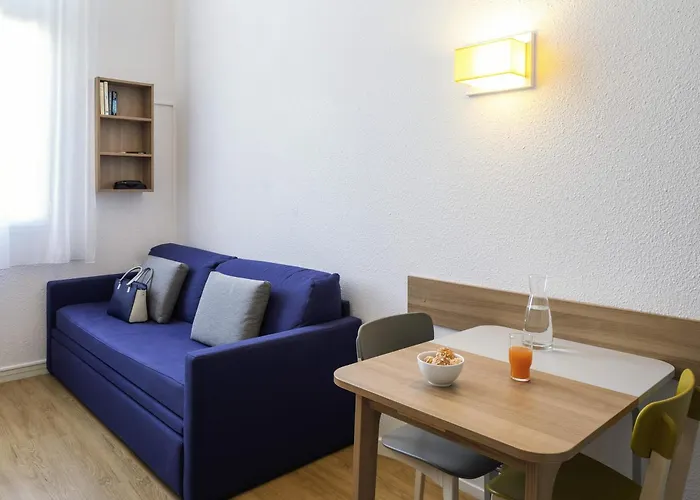 Adagio Access La Defense - Place Charras Aparthotel Courbevoie